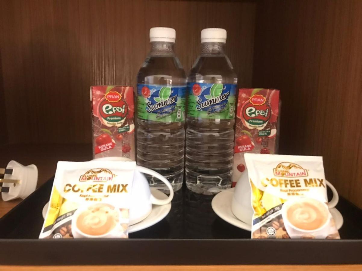 Kluang Riverview Hotel Bagian luar foto